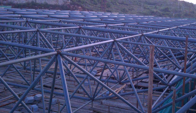 满洲里概述网架加工公司对网架保温隔热的办法